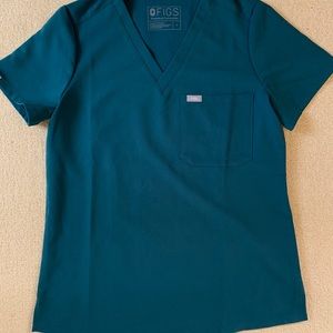 Figs Catarina top Caribbean blue small